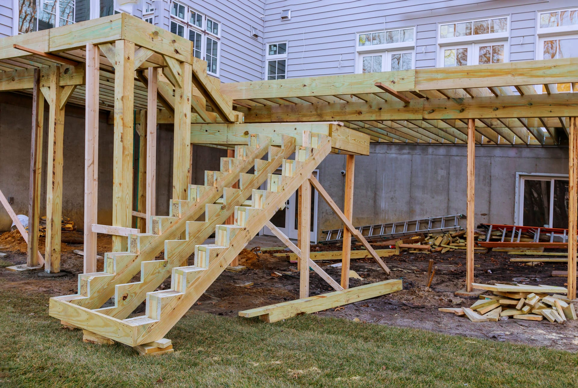 Featured image for Why Should You Hire A Professional Deck And Porch Builder?