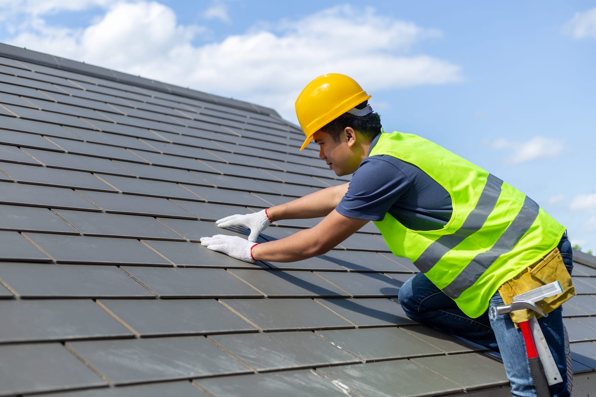 Featured image for Finding A Top Roofing Contractor in Oak Park